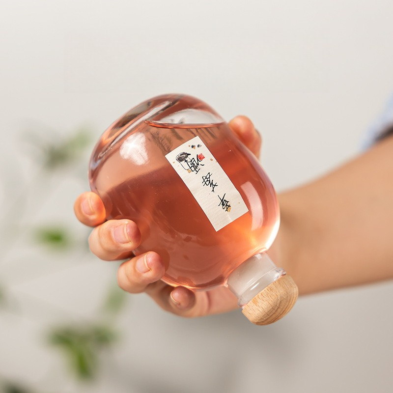 Pusta szklana butelka z zakręt – Wine Beer And Mead recenzja i cena